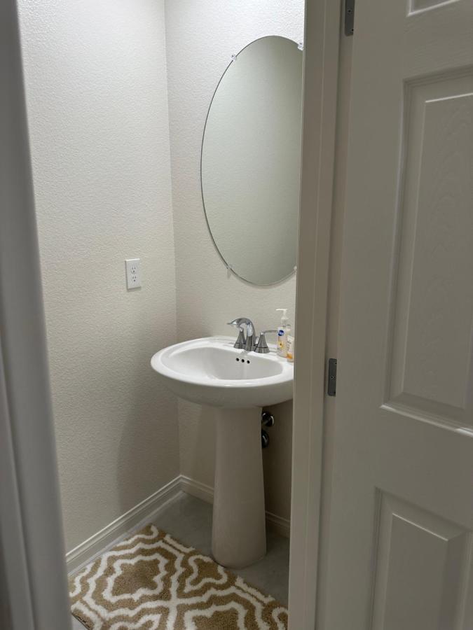 Beautiful Brand New 2 Bedroom Vegas Home! Fits 12 Or More,15-20 Minutes From Lv Strip Las Vegas Exterior foto